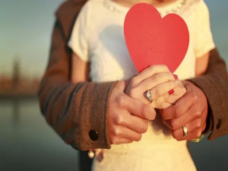 Celebrar este 14 de febrero con la dimensión esencial: el amor