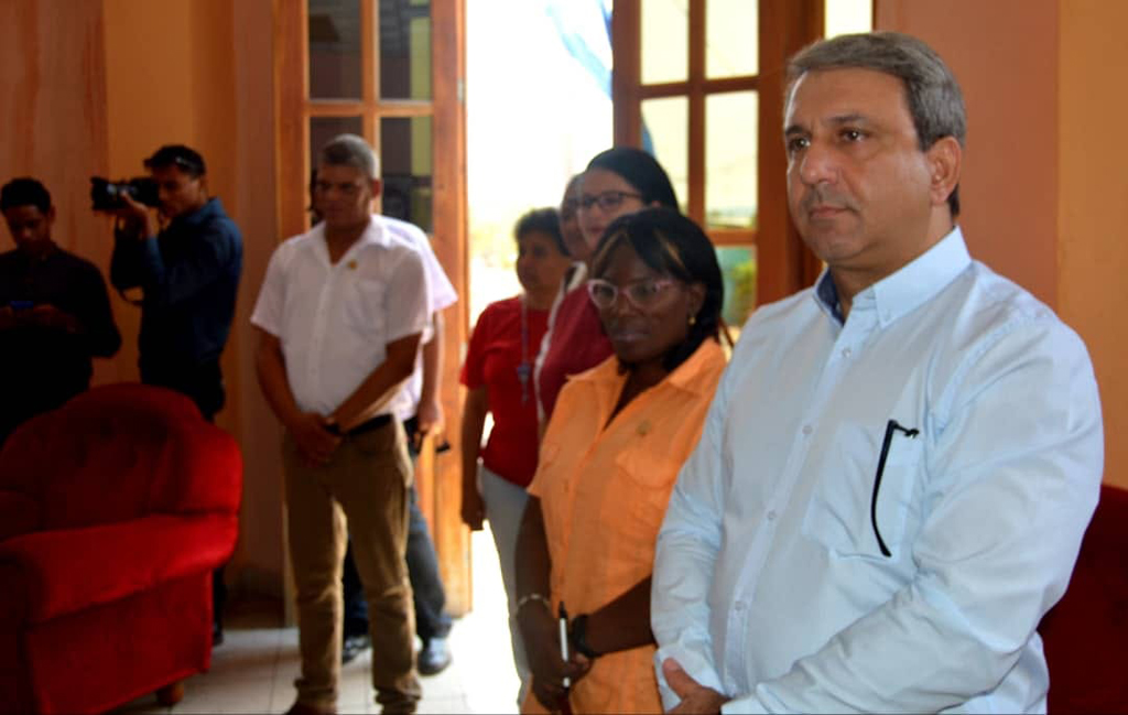 Visita en Palma Soriano del Ministro de Educación Superior