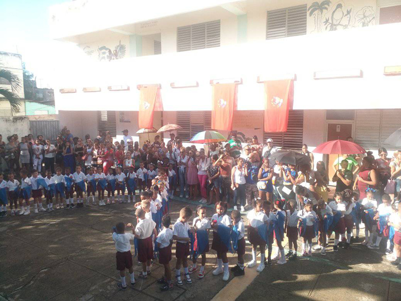 Reciben la pañoleta azul pioneros de primer grado de Palma Soriano